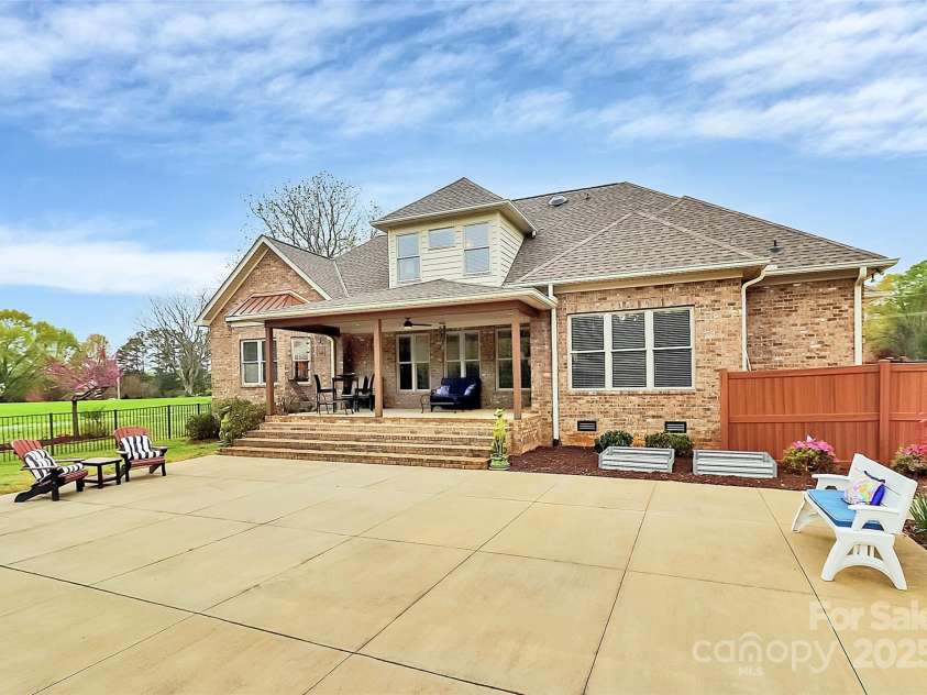 4205 New Town Road, Waxhaw, NC 28173.  MLS# CAR4238847, YatesRealty ID 9998. 