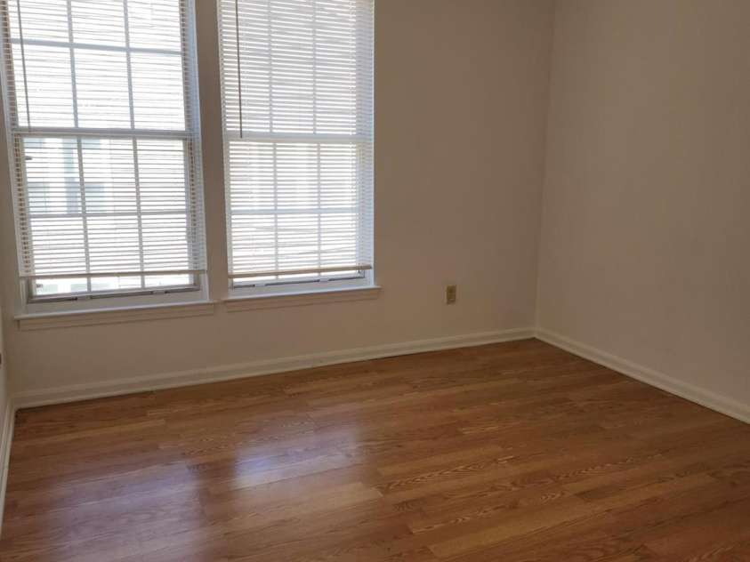 9607-G Vinca Circle, Charlotte, NC 28213.  MLS# CAR4360643, YatesRealty ID 9998. 2ND BEDROOM