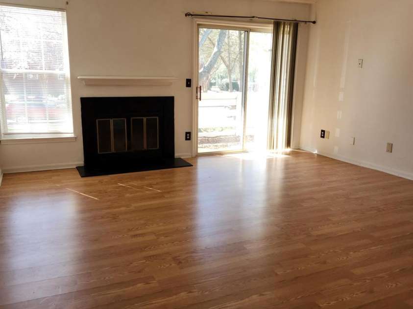 9607-G Vinca Circle, Charlotte, NC 28213.  MLS# CAR4360643, YatesRealty ID 9998. Den