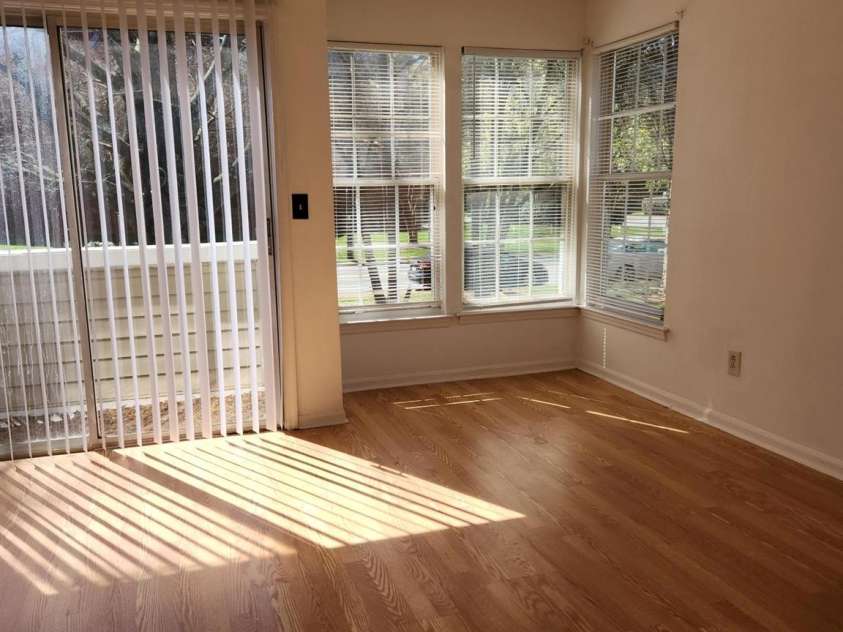9607-G Vinca Circle, Charlotte, NC 28213.  MLS# CAR4360643, YatesRealty ID 9998. Primary Bedroom