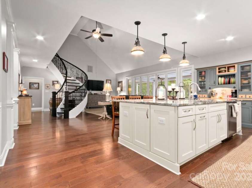 206 Oxford Place Drive, Fort Mill, SC 29715.  MLS# CAR4248553, YatesRealty ID 9999. 