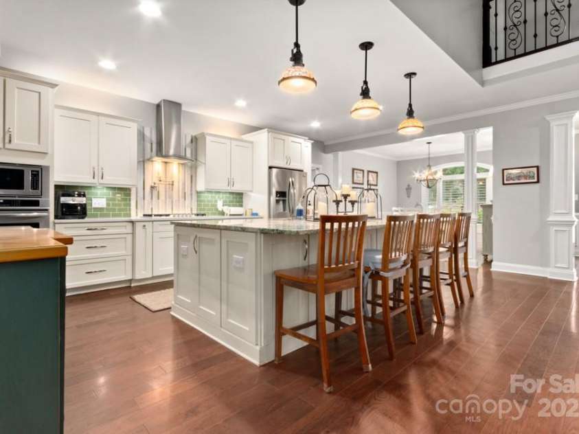 206 Oxford Place Drive, Fort Mill, SC 29715.  MLS# CAR4248553, YatesRealty ID 9999. 