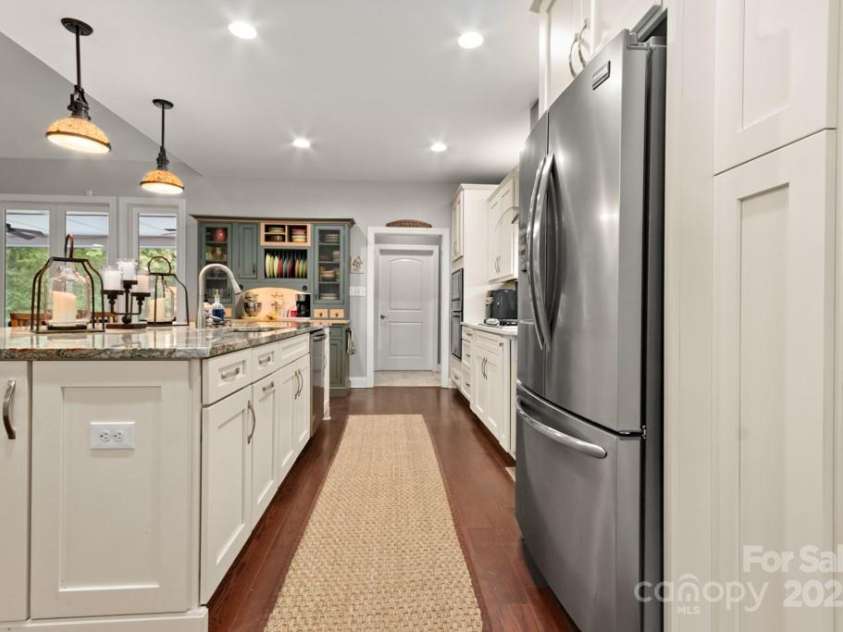 206 Oxford Place Drive, Fort Mill, SC 29715.  MLS# CAR4248553, YatesRealty ID 9999. 
