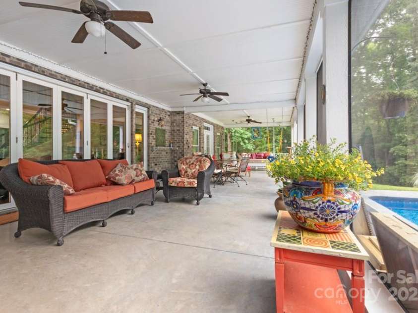 206 Oxford Place Drive, Fort Mill, SC 29715.  MLS# CAR4248553, YatesRealty ID 9999. 