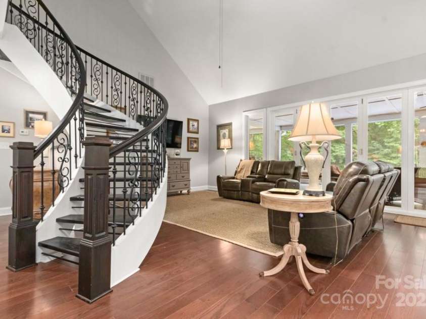 206 Oxford Place Drive, Fort Mill, SC 29715.  MLS# CAR4248553, YatesRealty ID 9999. Livingroom